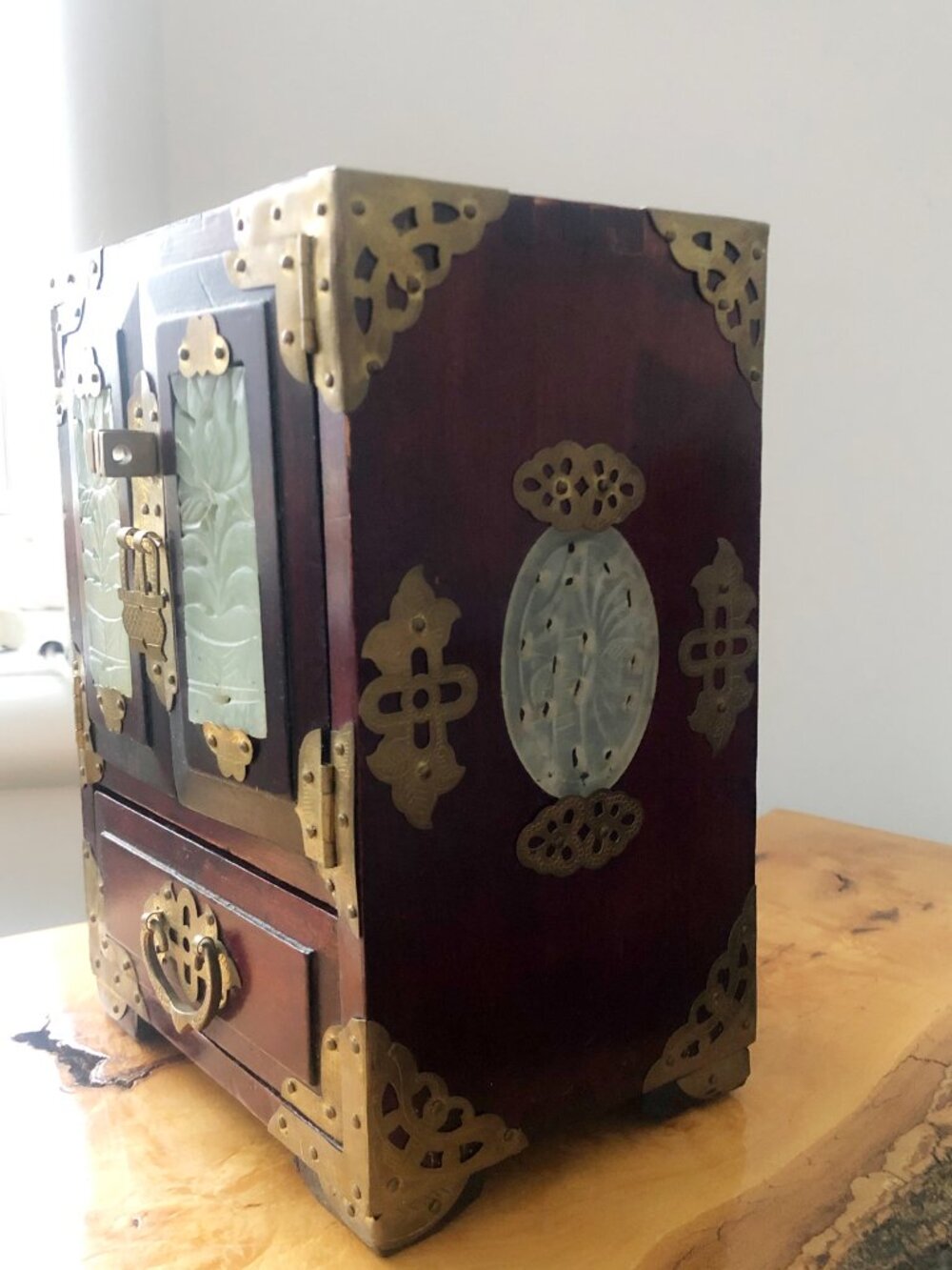 Vintage Chinese Rosewood Jewelry Cabinet with Jade Panels - Picture 9 of 10